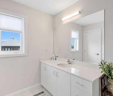 For Lease - 5 Cherry Blossom Heights, Hamilton, Ontario - Photo 4