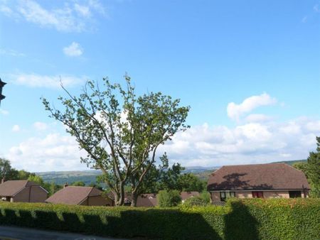 Acland Hall, Lady Park Avenue, Bingley - Photo 3