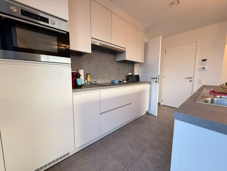 Twee-slaapkamerappartement met ondergrondse autostaanplaats in Meulebeke. - Foto 5