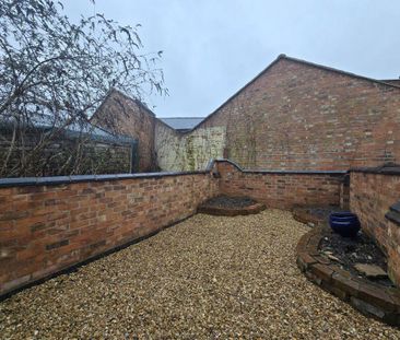 2 bedroom terraced house to rent - Photo 4