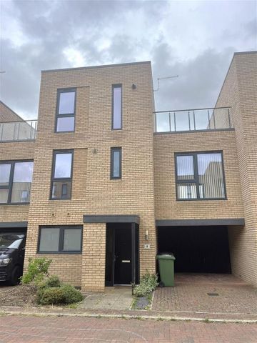 4 bedroom townhouse to rent - Photo 4