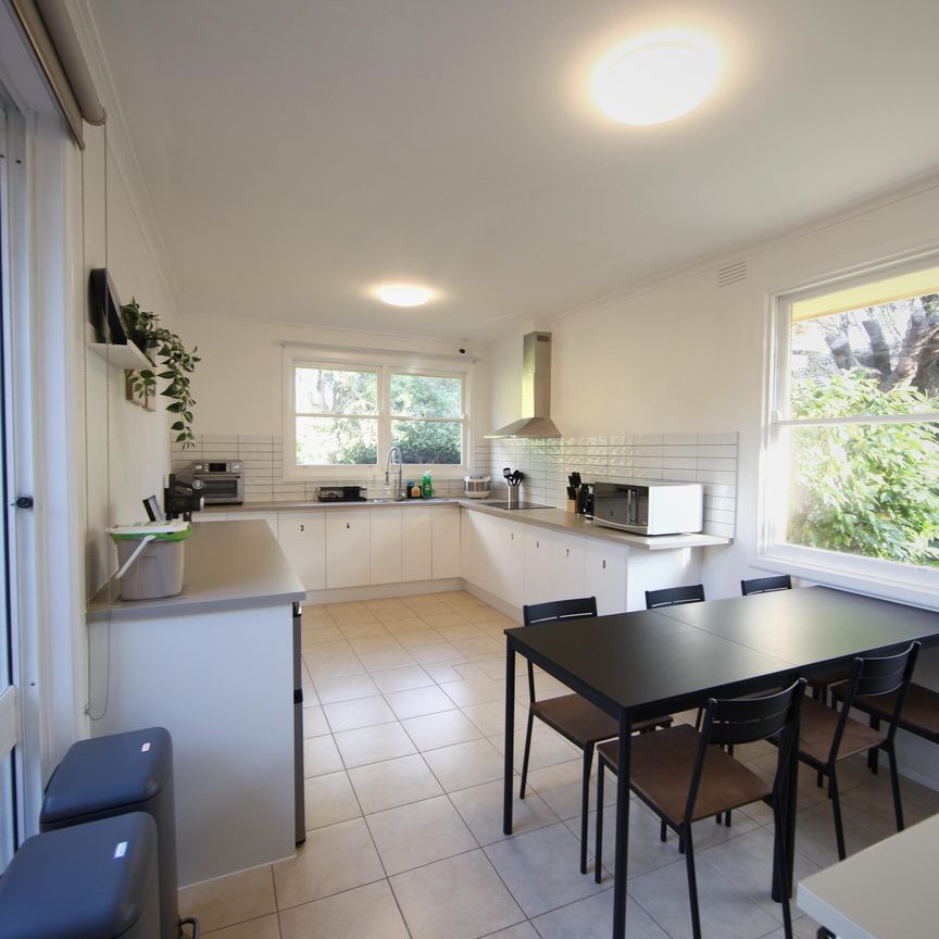 Mount Waverley - Photo 1