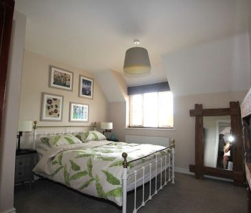 3 bedroom semi-detached house to rent - Photo 2