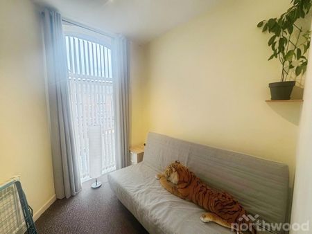 2 bedroom townhouse to rent - Photo 3