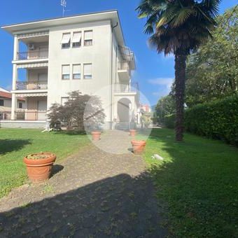 5 locali in affitto - Photo 1