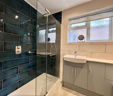 3 bedroom detached bungalow to rent - Photo 3