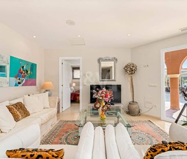 Elegant frontline golf villa with spectacular sea views. Long term ... - Photo 4