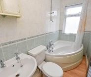 2 bed Flat for Rent - Photo 2