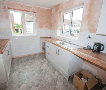 2 bedroom bungalow to rent - Photo 2