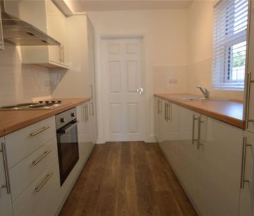 3 bedroom terraced house to rent - Photo 5
