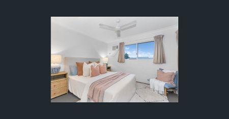 Charming Two-Bedroom Townhouse with Balcony in the Heart of Rosslea! - Photo 3