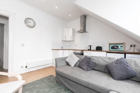 2 bedroom flat to rent - Photo 3