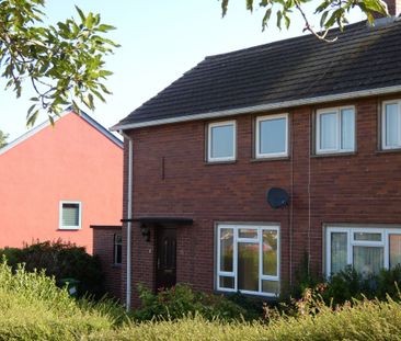 2 bed Semi-Detached - To Let - Photo 5