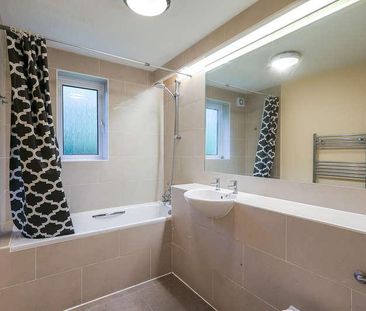 Home Farm Avenue, Macclesfield, SK10 - Photo 6