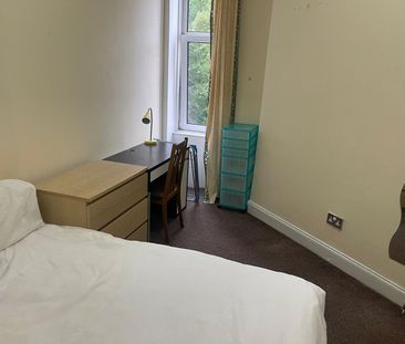 3 Bed Flat, Bank St, G12 - Photo 3