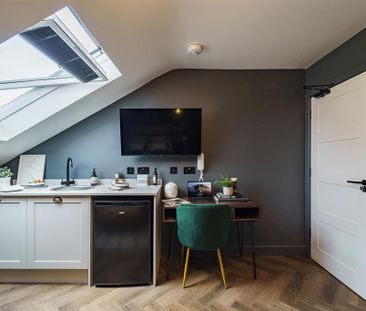 1 bedroom in a house share to rent - Photo 1