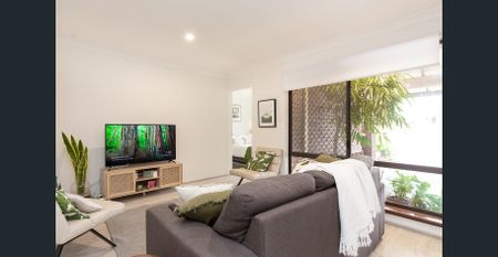 STREET FRONT UNIT - Photo 2