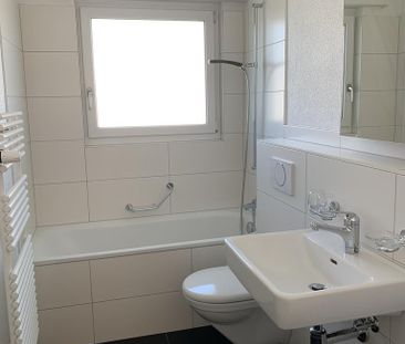Moderne, helle 3.5-Zimmerwohnung im Hochparterre - Photo 2