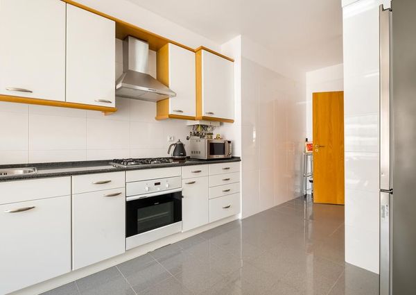 3 Bedroom Apartment with a view, Telheiras, Lisboa