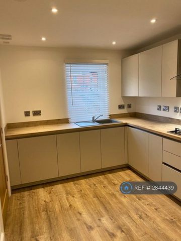 2 bedroom terraced house to rent - Photo 5