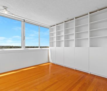 Light & Bright in stunning location with Sensational Views - Photo 5