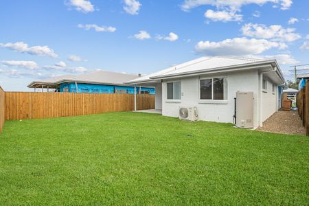 Brand New Four Bedroom Home - High Ceilings & Ducted A/C - Photo 5