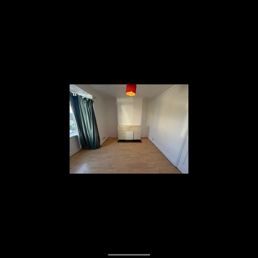 3 Bed Semi-Detached House, Chatsworth Park Grove, S12 - Photo 1