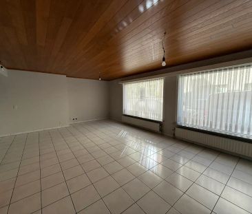 Gelijkvloers tweeslaapkamerappartement met staanplaats - Foto 5