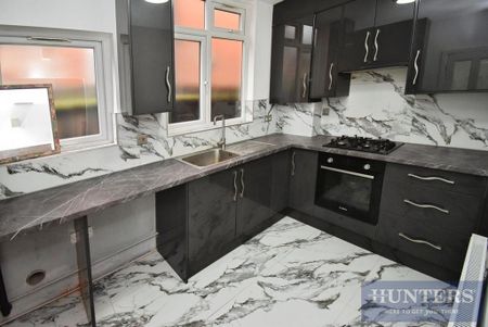 3 bedroom semi-detached house to rent - Photo 2