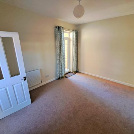 3 bedroom end of terrace house to rent - Photo 5