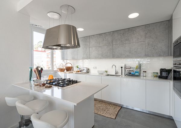 APARTAMENTO T3 MOBILADO EM CARNAXIDE