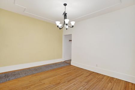 2324 Av. Belgrave - Photo 2