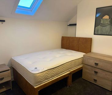 Church Street West Room 2 - Photo 5