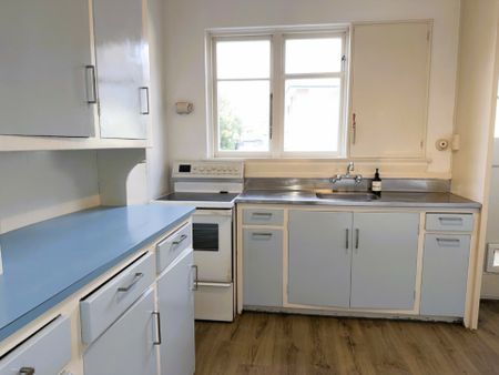 Close to the Bay - Photo 5