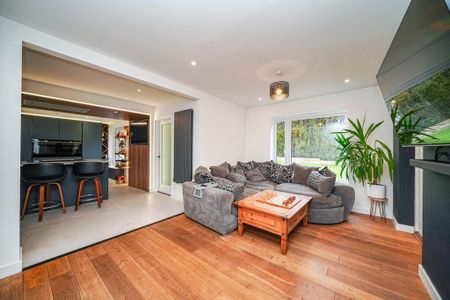 5 bedroom detached house to rent - Photo 5