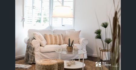 BEAUTIFUL COTTAGE IN OYSTER POINT - "RYAN COTTAGE " - Photo 4