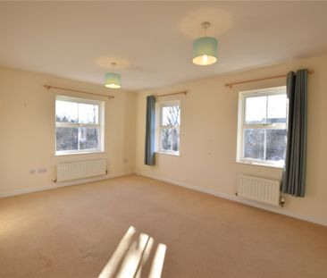 2 bedroom Flat in Kenley House, Bracknell - Photo 1