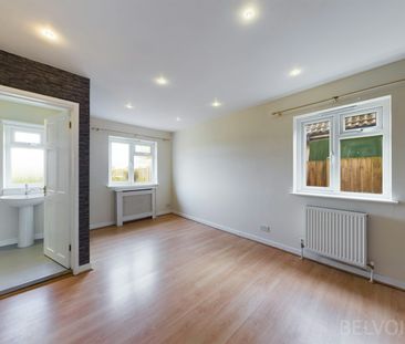 Detached house to rent on - Photo 5