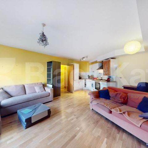 Spacious 1 bedroom property located within a modern build in Dalston - Photo 1