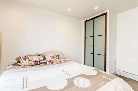 Imperial Wharf, Fulham, SW6 - Photo 4