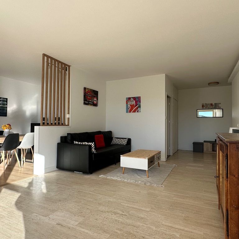 Location Appartement 5 pièces 111m² ECULLY 69130 - Photo 1