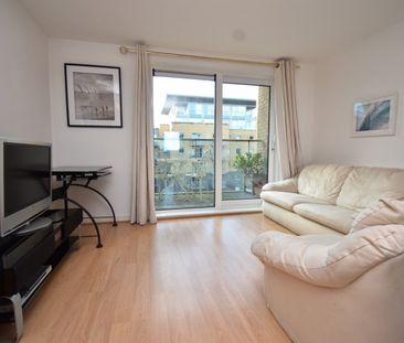 Flat to rent - Argyll Road, London, SE18 - Photo 1