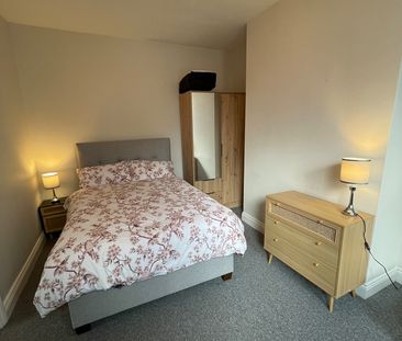 1 Bed Flat, Cavendish Road, SW12 - Photo 1