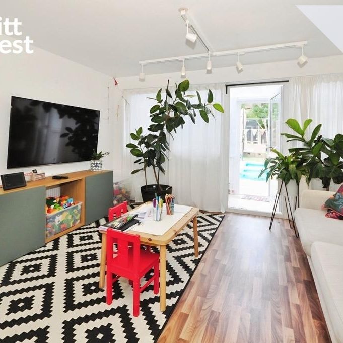 3 bedroom end of terrace house to rent - Photo 1