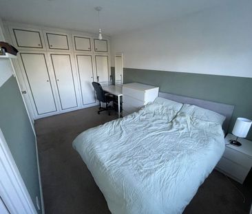 Room 1 - Woodside Avenue, London, N12 - Photo 4