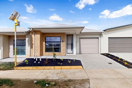 4 Richmore Road, Wyndham Vale VIC 3024 - House For Rent | Domain - Photo 3