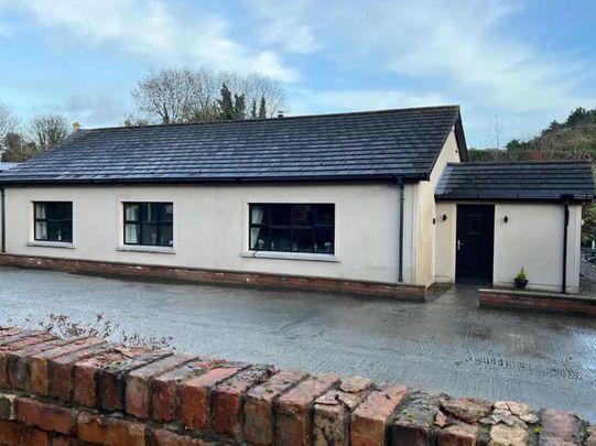 Short Term Let, 292 Belfast Road, Dundonald, Belfast, BT16 1UE - Photo 1