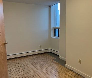 115 3RD AVE S - 1 BED/1 BATH - Available DECEMBER 1ST - Great downt... - Photo 5