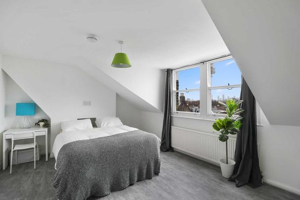 4 bedroom flat to rent - Photo 1