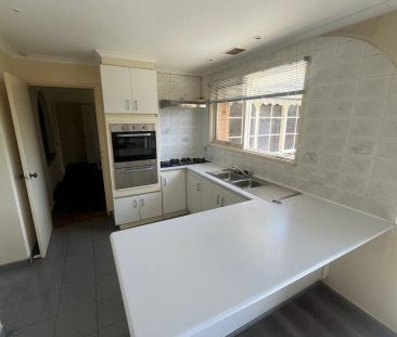 3 bedroom family home - Photo 5